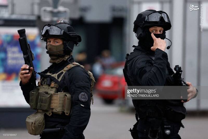 عکس/ ورود یگان ویژه و گردان تهاجمی برای سرکوب معترضان فرانسه