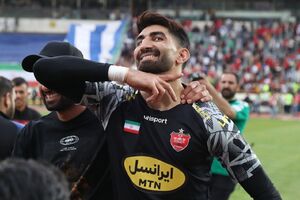 هواداران پرسپولیس جلوی انتقال بیرانوند به استقلال را گرفتند!