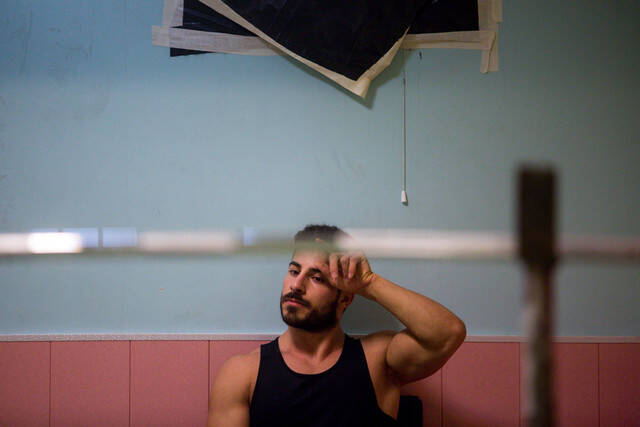 کیانوش رستمی از احساسات مردم استفاده میکند/ دنبال انتقام نبودم