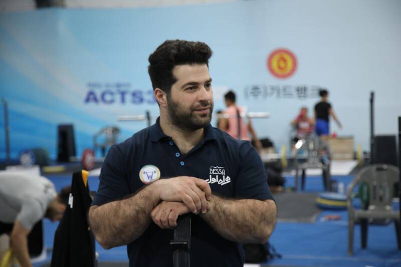 کیانوش رستمی از احساسات مردم استفاده میکند/ دنبال انتقام نبودم