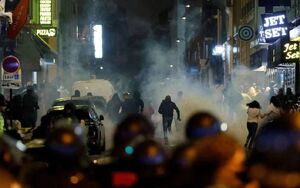 کاریکاتور/ چرا ما رو نشون نمیدین! چرا ما رو نشون نمیدین!