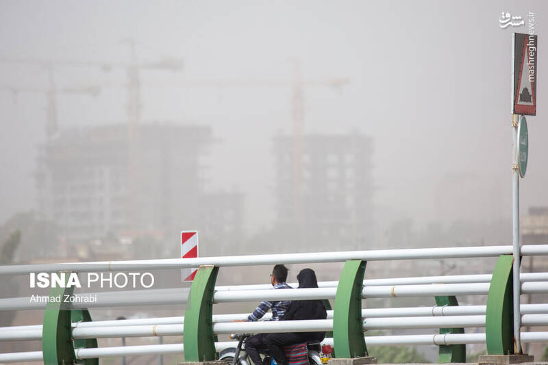 عکس/ آلودگی و خیزش گرد و خاک در قم