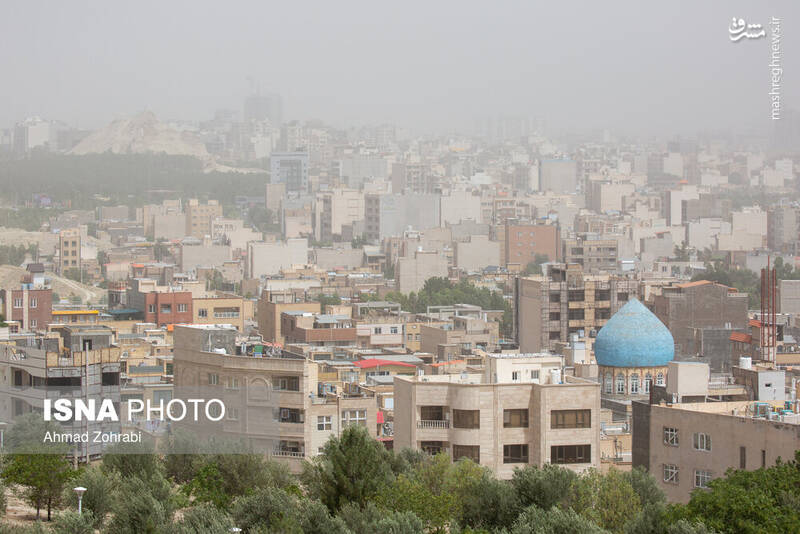عکس/ آلودگی و خیزش گرد و خاک در قم