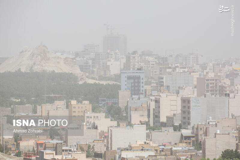 عکس/ آلودگی و خیزش گرد و خاک در قم