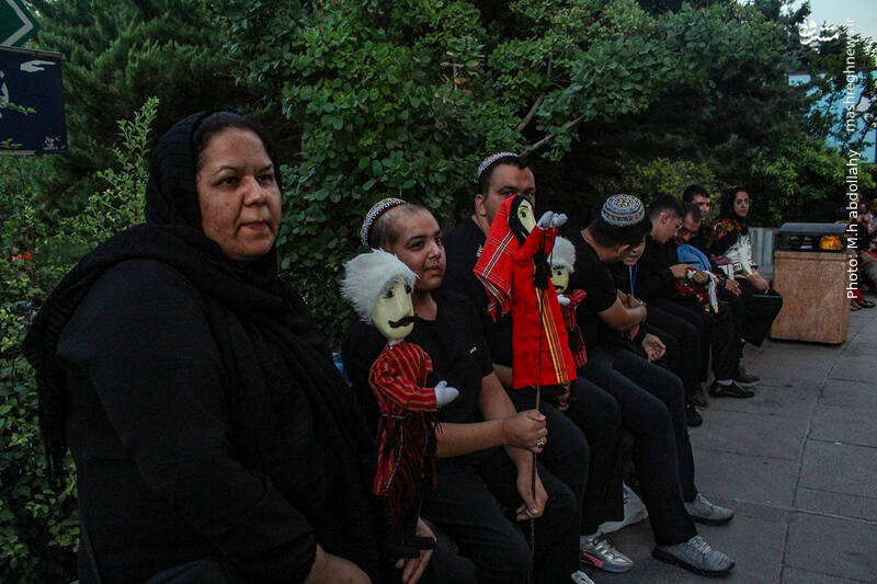 حضور گروه های توانبخشی برای اجرای نمایش حضور گروه های توانبخشی برای اجرای نمایش