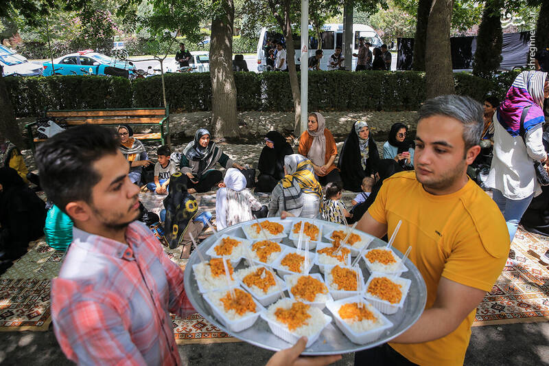 مشرق نیوز عکس سفره اطعام غدیر در پارک ملت مشهد