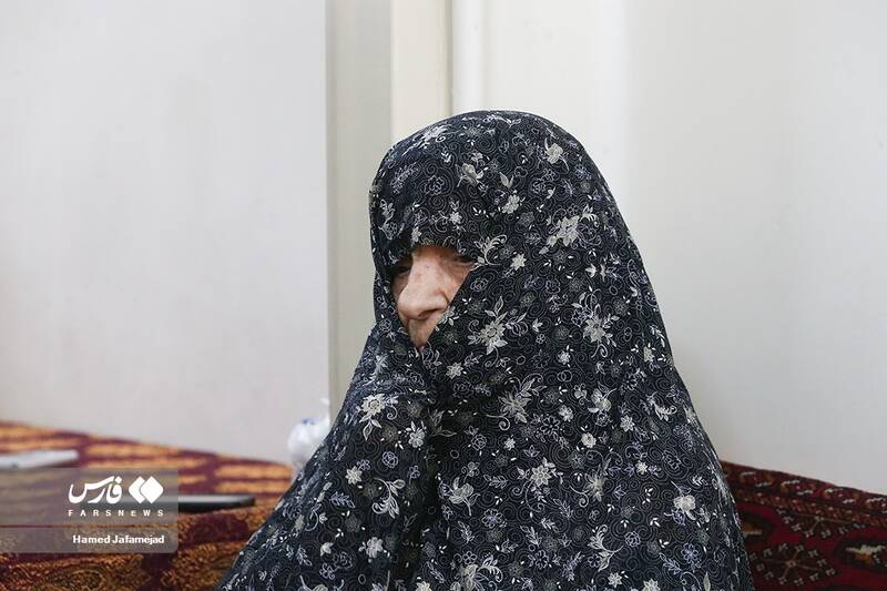 دیدار سردار فدوی با خانواده شهید مجتبی گل شناس