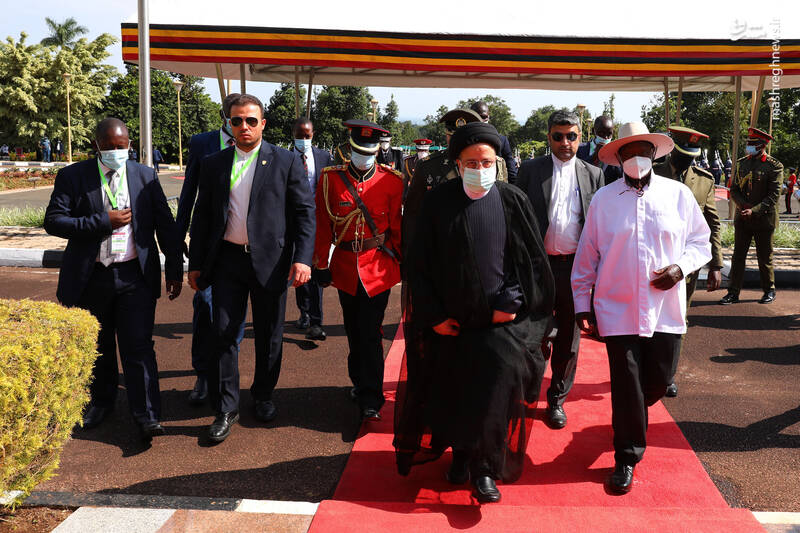 عکس/ استقبال رسمی از رئیسی در کاخ ریاست جمهوری اوگاندا