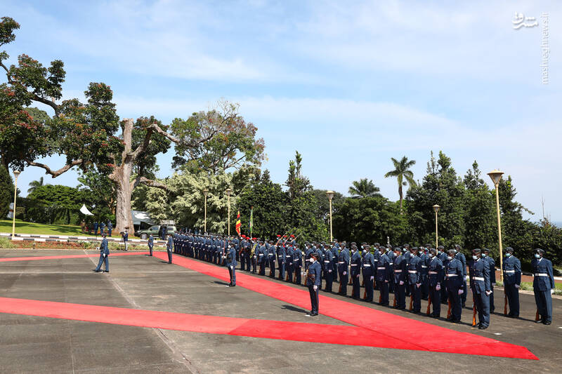 عکس/ استقبال رسمی از رئیسی در کاخ ریاست جمهوری اوگاندا