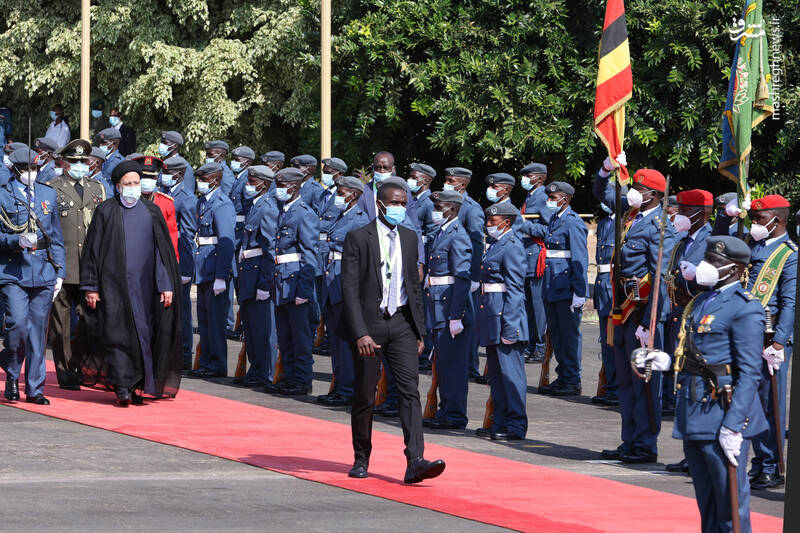 عکس/ استقبال رسمی از رئیسی در کاخ ریاست جمهوری اوگاندا