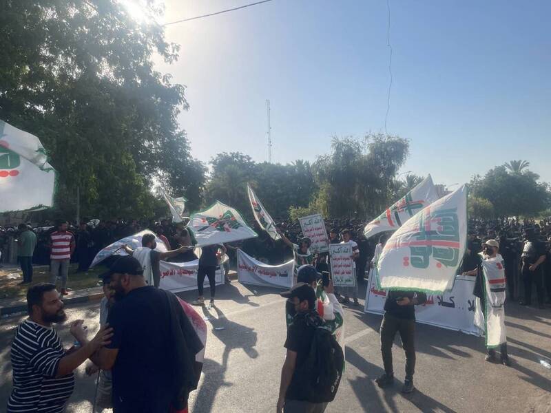 تظاهرات گستره ضدآمریکایی مردم عراق در منطقه سبز بغداد+ تصاویر