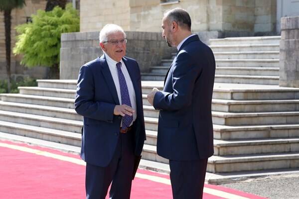 از دورهگردیهای این روزهای سرکرده گروهک منافقین تا احضار سفیر ایتالیا