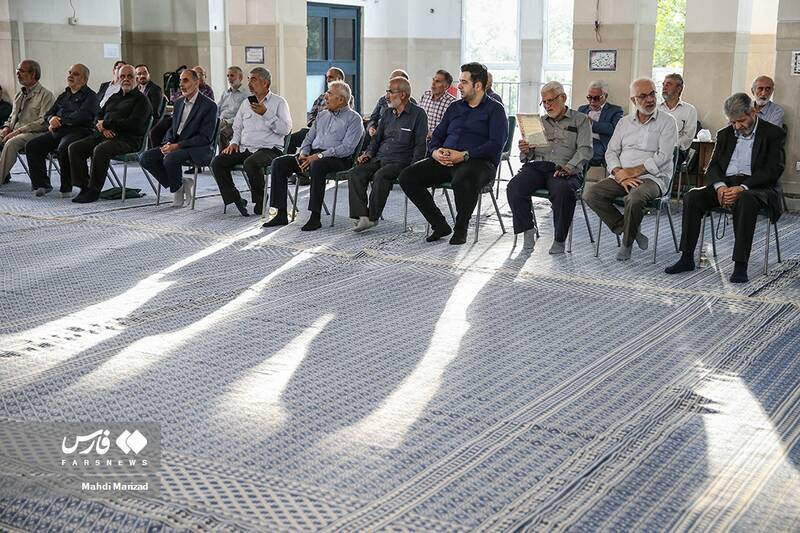 مراسم بزرگداشت مادر فرمانده شجاع و دلاور لشکر بدر دوران دفاع مقدس سرلشکر پاسدار شهید اسماعیل دقایقی در مسجد جامع پیامبر اعظم(ص) شهرک شهیدمحلاتی تهران