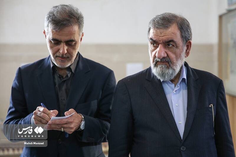 محسن رضایی عضو مجمع تشخیص مصلحت نظام در مراسم بزرگداشت مادر فرمانده شجاع و دلاور لشکر بدر دوران دفاع مقدس سرلشکر پاسدار شهید اسماعیل دقایقی