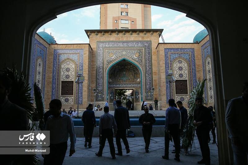 مراسم بزرگداشت مادر فرمانده شجاع و دلاور لشکر بدر دوران دفاع مقدس سرلشکر پاسدار شهید اسماعیل دقایقی در مسجد جامع پیامبر اعظم(ص) شهرک شهیدمحلاتی تهران