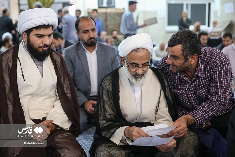 حضور حجت الاسلام عبدالله حاجی صادقی نماینده ولی فقیه در سپاه مراسم بزرگداشت مادر فرمانده شجاع و دلاور لشکر بدر دوران دفاع مقدس سرلشکر پاسدار شهید اسماعیل دقایقی