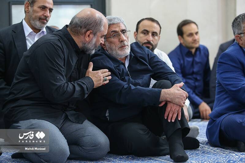 حضور سردار اسماعیل قاآنی فرمانده نیروی قدس سپاه در مراسم بزرگداشت مادر فرمانده شجاع و دلاور لشکر بدر دوران دفاع مقدس سرلشکر پاسدار شهید اسماعیل دقایقی