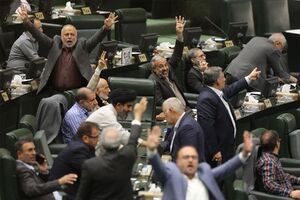 مجلس امروز (یکشنبه ۲۵ تیر) به روایت تصویر
