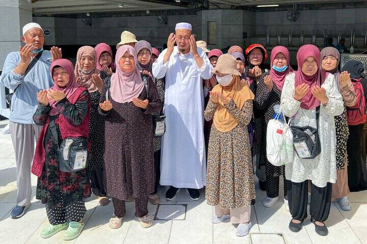 تصاویری از راز و نیاز انبوه دلهای عاشق پیرامون کعبه