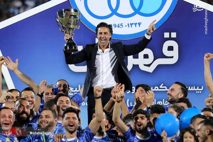 تماشای شُکوه پرسپولیس با چشمان آبی و اشکآلود!/ شادی؛ عنصر فراموش شدۀ طرفدار استقلال