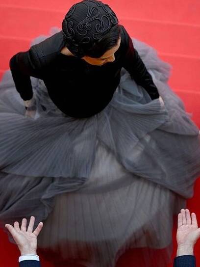 علیه کشورت باش؛ با ما باش!