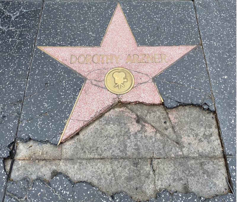 علیه کشورت باش؛ با ما باش!