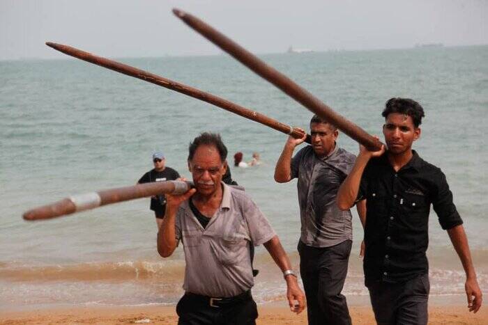 بندرعباس و رسم علَم شویی در دریا +عکس