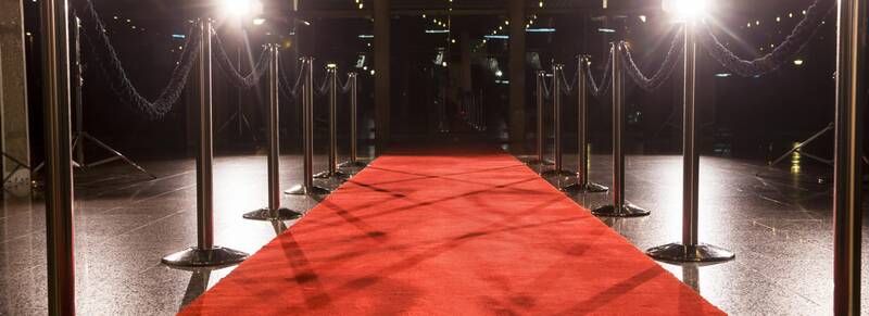 سلبریتیهایی که برای دیده شدن به وطن خود پشت میکنند!