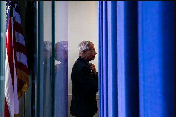 تاوان افشاگری علیه پدرخواندهی کرونا/ دفتر سناتور آمریکایی در آتش سوخت+عکس و فیلم