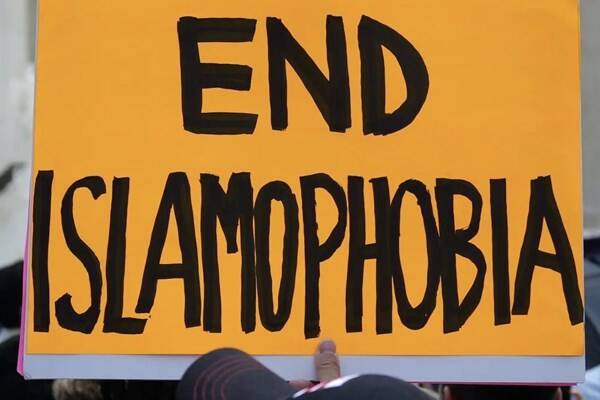 اروپا مهد آزادی یا اهانت به مقدسات؟