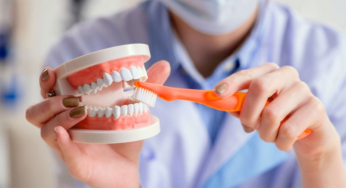 ایمپلنت دندان چه مزایایی دارد و قیمت آن چطور تعیین می شود؟