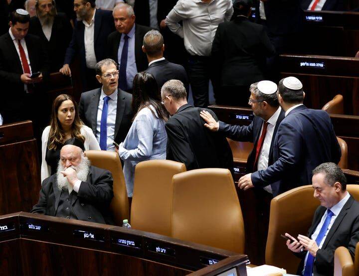 تشنج در کنست، سرکوب در خیابان/ در روز حذف «عدم معقولیت مصوبات» صهیونیستها تظاهرات کردند +عکس و فیلم