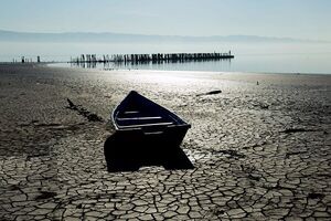 دریای خزر آب میرود؟