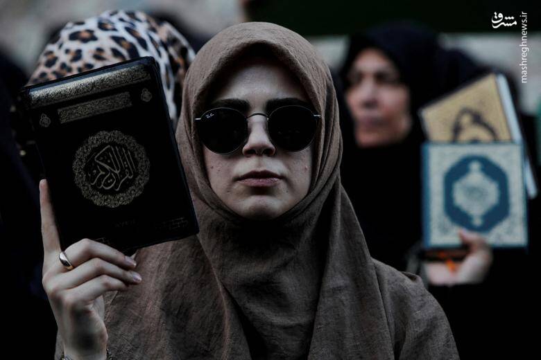 تظاهرات مسلمانان برای محکومیت هتک حرمت قرآن کریم مقابل سر کنسولگری سوئد در استانبول _ ترکیه تظاهرات مسلمانان برای محکومیت هتک حرمت قرآن کریم مقابل سر کنسولگری سوئد در استانبول _ ترکیه