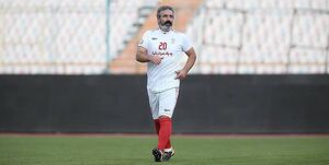 بازیکنی که نصف پول قراردادش را برای گل و شیرینی میداد!