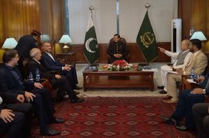 وزیر امور خارجه با رئیس مجلس ملی پاکستان دیدار کرد