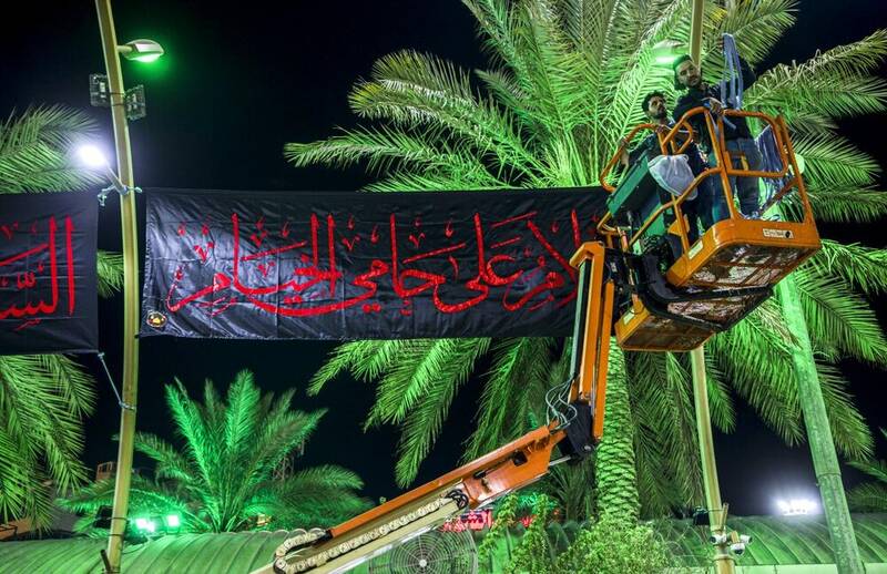 فیلم/ برداشت خرما از نخلهای موجود در بین الحرمین