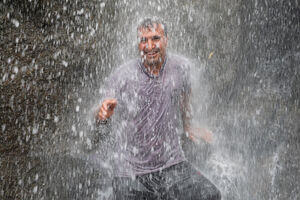 عکس/ فرار از گرما به آبشار گنجنامه همدان فرار از گرما به آبشار گنجنامه همدان