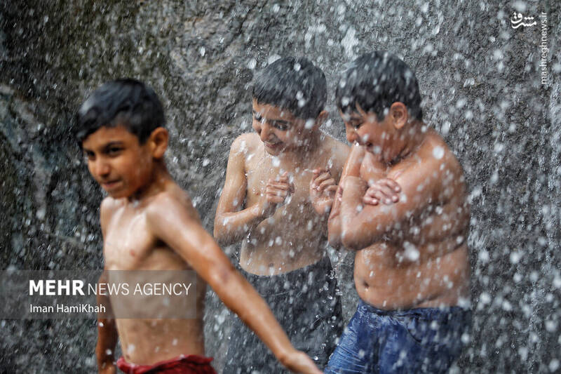 عکس/ فرار از گرما به آبشار گنجنامه همدان