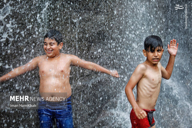 عکس/ فرار از گرما به آبشار گنجنامه همدان