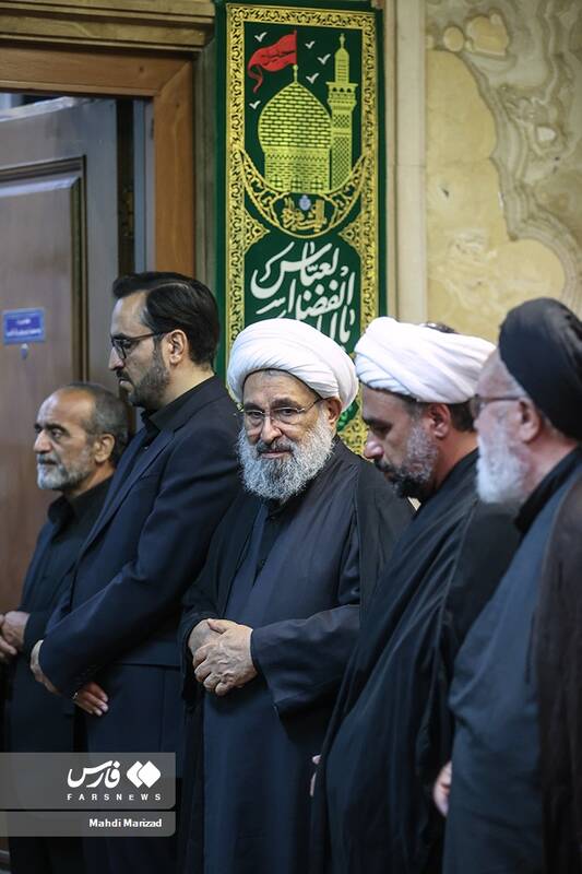 حجت الاسلام محمد حسن رحیمیان تولیت مسجد مقدس جمکران در مجلس ترحیم والدمکرمش حاج شیخ یدالله رحیمیان