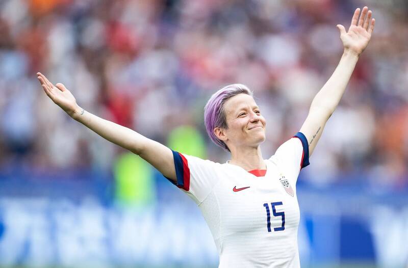 خوشحالی مردم آمریکا از باخت تیم فوتبال زنان/ دوقطبی در جامعه آمریکا در وضعیت اورژانسی+عکس و فیلم