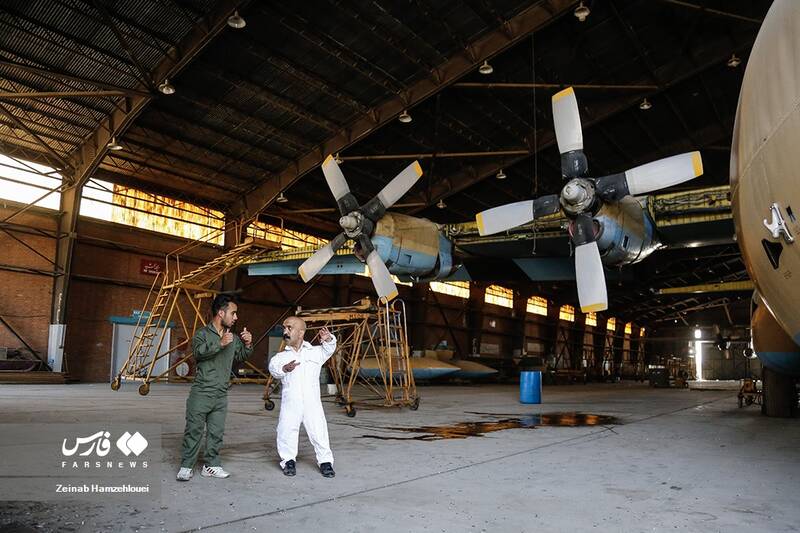 کوتاه قامتان ایرانی بهترین تعمیرکاران هواپیمای جنگی+ عکس