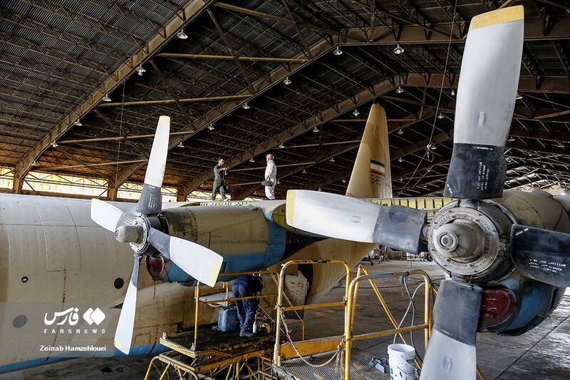 کوتاه قامتان ایرانی بهترین تعمیرکاران هواپیمای جنگی+ عکس