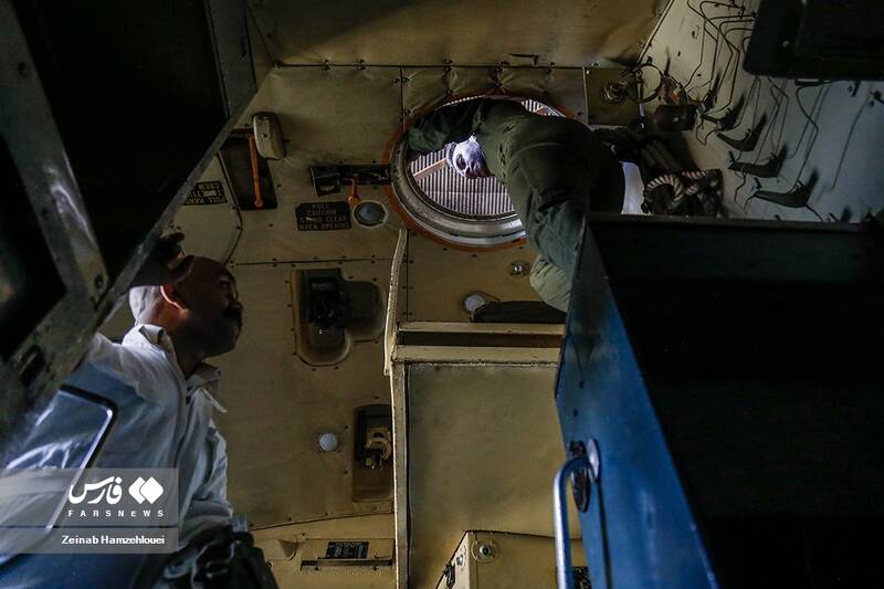 کوتاه قامتان ایرانی بهترین تعمیرکاران هواپیمای جنگی+ عکس