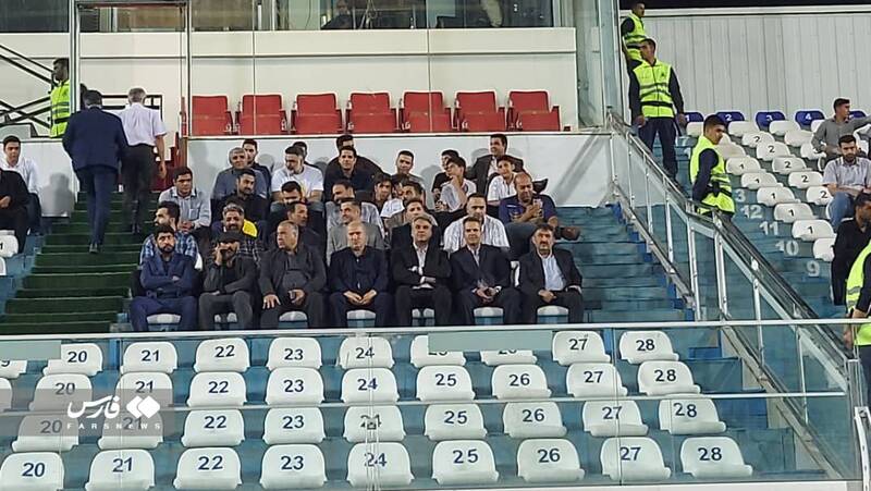 تشویق پرشور بانوان هوادار گلگهر در حضور تاج +فیلم و عکس