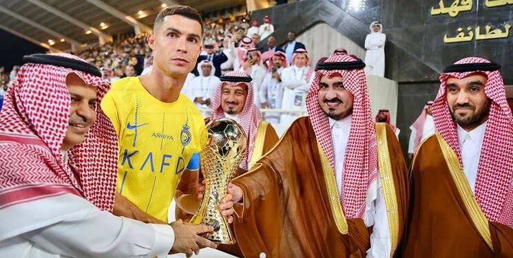 اولین جشن قهرمانی رونالدو در عربستان +عکس و فیلم