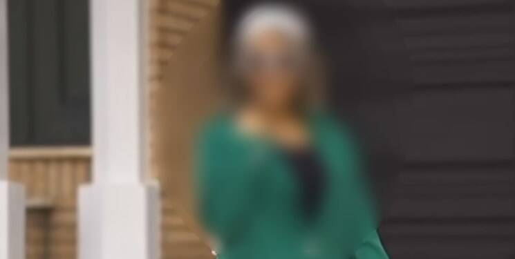 گزارش میدانی از پدیده مانکنهای زنده در مراکز پخش مانتو 4