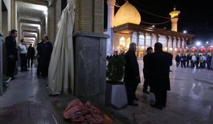 جزئیات حمله تروریستی به حرم شاهچراغ (ع)/ یک شهید و 7 مجروح تایید شد +اسامی مجروحین/ داعش مسئولیت حمله تروریستی را بر عهده گرفت  +عکس و فیلم