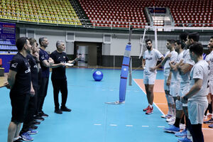 تیم ملی والیبال در اندیشه آشتی با مردم / بدون شیشلیک هم میتوان قهرمان شد